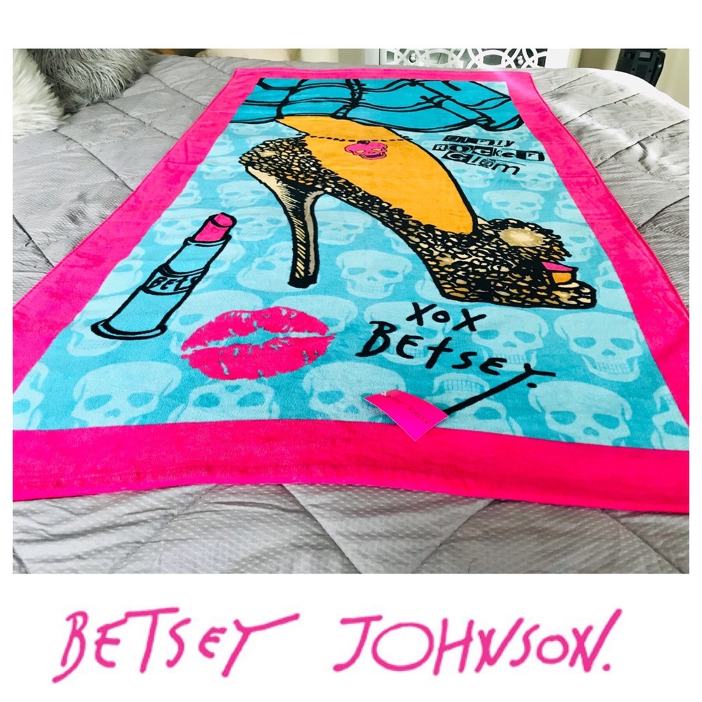 Betsey Johnson Pink & Aqua Party Heel Beach Towel - Picture 4 of 8